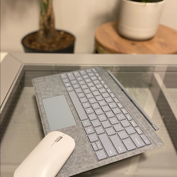 Microsoft Surface Pro - Picture 7 of 9